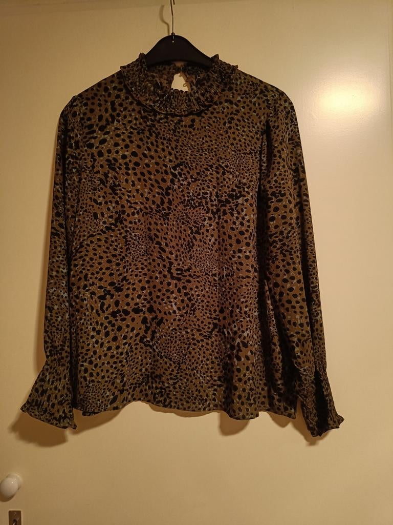 Zwart/ bruine tijger print zomerse blouse met lange mouwen L, Kleding | Dames, Ophalen of Verzenden, Zo goed als nieuw, Zwart