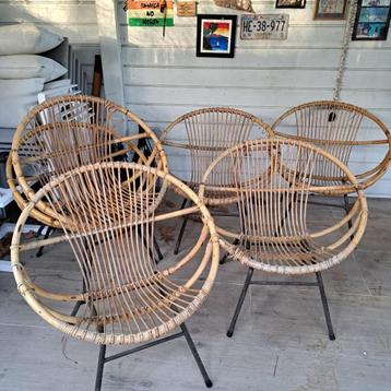 Vintage rotan / bamboe tuinstoelen beschikbaar voor biedingen