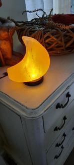 Maanlamp van zoutsteen en beeldje, Huis en Inrichting, Ophalen, Zo goed als nieuw, Overige materialen