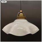 Vintage opaal glazen lampje hanglampje, Huis en Inrichting, Lampen | Hanglampen, Gebruikt, Vintage, Ophalen of Verzenden, Glas