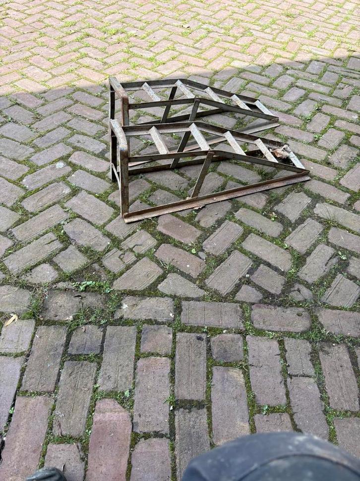Oprijbokken 24cm hoog, van oud mannetje geweest., Auto diversen, Krikken, Zo goed als nieuw, Garagekrik, Hydraulisch, Ophalen