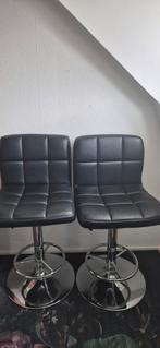 Twee zwarte barkrukken, Huis en Inrichting, Barkrukken, Ophalen, In hoogte verstelbaar, 60 tot 90 cm, Zo goed als nieuw