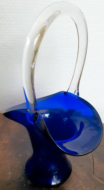 Tas mondgeblazen glas blauw gaaf met pontil uniek bijzonder  beschikbaar voor biedingen