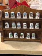 Verzameling van 17 vingerhoedjes in rekje leesplankje, Ophalen of Verzenden, Zo goed als nieuw, X, Nederland