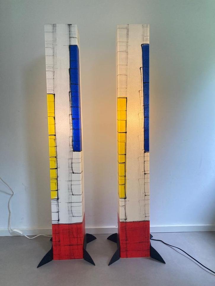 Design kunstobject lamp Ferdi de Bruin vloerlamp 2 stuks, Huis en Inrichting, Lampen | Vloerlampen, 100 tot 150 cm, Kunststof