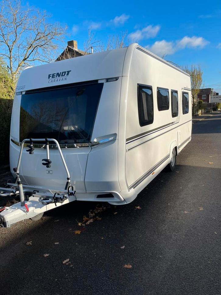 Aangeboden Fendt Apero 495 in nieuwstaat, Caravans en Kamperen, Caravans, Particulier, tot en met 4, 1250 - 1500 kg, Treinzit