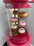 Doony’s donut display voorzien van sier donuts, Ophalen of Verzenden, Zo goed als nieuw, Gebruiksvoorwerp