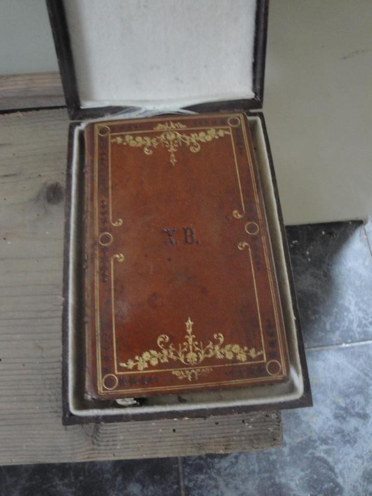 antiek parrosionroman in de orginele doos, Antiek en Kunst, Curiosa en Brocante, Ophalen of Verzenden