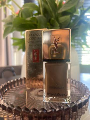 Yves Saint Laurent  La Laque Couture, nr 31, Kakhi Arty 