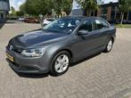 Volkswagen Jetta 1.4 TSI HYBRID Executive NAVI PDC CRUISE NA, Auto's, Volkswagen, Stof, Euro 6, 4 cilinders, 150 pk