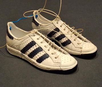Miniatuur Adidas sneakers / schoenen  beschikbaar voor biedingen