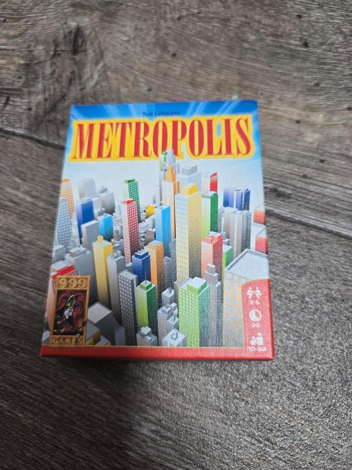 Metropolis Kaartspel - Bouw je eigen stad!, Hobby en Vrije tijd, Gezelschapsspellen | Bordspellen, Zo goed als nieuw, Een of twee spelers