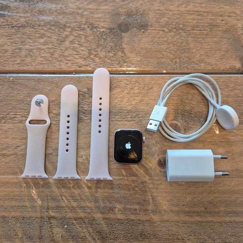 Apple watch series 5 40mm gold aluminum case, Sieraden, Tassen en Uiterlijk, Smartwatches, Gebruikt, iOS, Roze, Ophalen of Verzenden