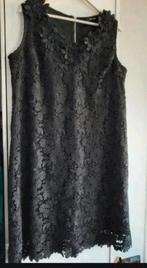 Paprika jurk, het is een mooie zwarte jurk met bloembewerkin, Ophalen of Verzenden, Zo goed als nieuw, Maat 46/48 (XL) of groter