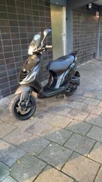 Piaggio zip, Fietsen en Brommers, Scooters | Piaggio, Gebruikt, Maximaal 45 km/u, Zip, Ophalen of Verzenden