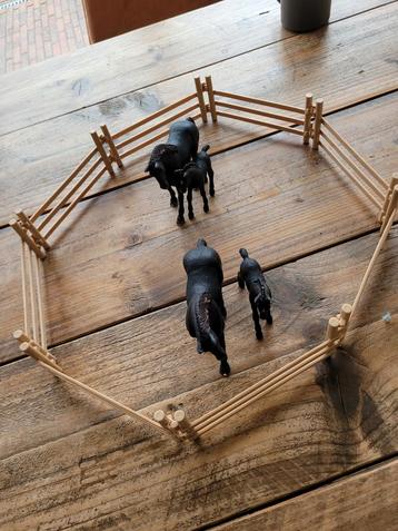 Schleich Paarden met Wei - 2 Hengsten & 2 Veulens beschikbaar voor biedingen
