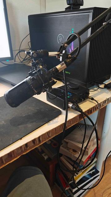 Komplete Audio 1 + Audio Technica at2020 met boom arm beschikbaar voor biedingen