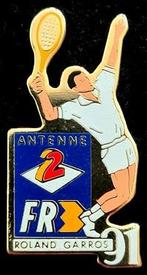 Tennis pin- Roland Garros Antenne 2 FR 3-91-, Ophalen of Verzenden, Nieuw, Overige onderwerpen, Speldje of Pin