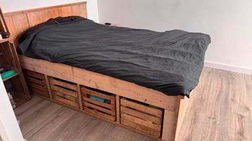 Steigerhout bed 140x200 beschikbaar voor biedingen
