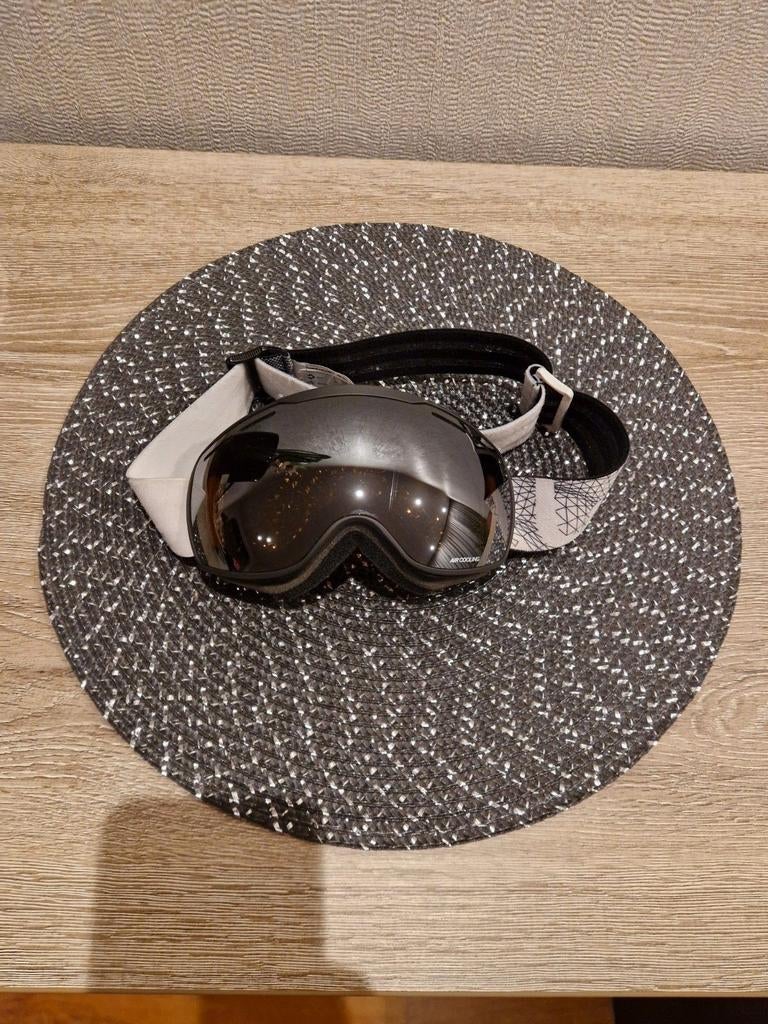 Skihelm en Skibril Maat M Zwart, Sport en Fitness, Skiën en Langlaufen, Overige merken, Overige typen, Ophalen of Verzenden, Zo goed als nieuw