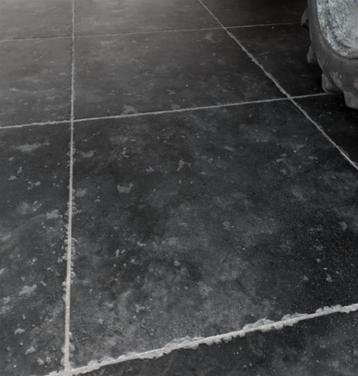 Landelijke rustieke kloostertegel 50x50 semi getrommeld beschikbaar voor biedingen