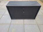 Zwarte stalen schuifdeur kast met sleutel, Huis en Inrichting, Kasten | Roldeurkasten en Archiefkasten, Ophalen, Gebruikt, 100 tot 150 cm