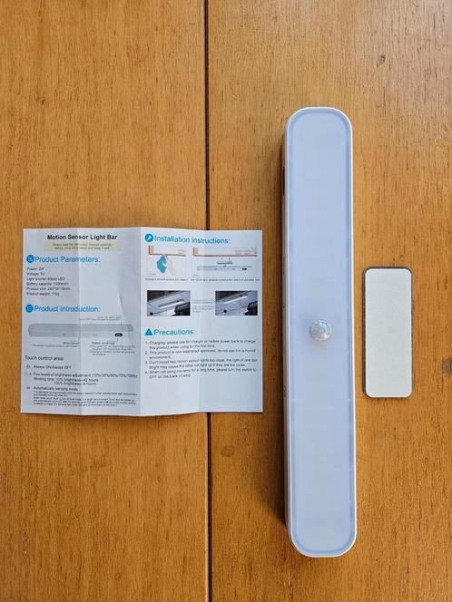 Nachtlampje oplaadbaar met beweging sensor 24cm lang, Huis en Inrichting, Lampen | Overige, Nieuw, Ophalen of Verzenden