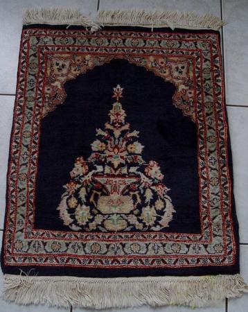 perzisch / oosters tapijt 76 x 63 cm beschikbaar voor biedingen