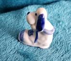 Beeldje hond in laars miniatuur, Ophalen of Verzenden, Zo goed als nieuw, Dier