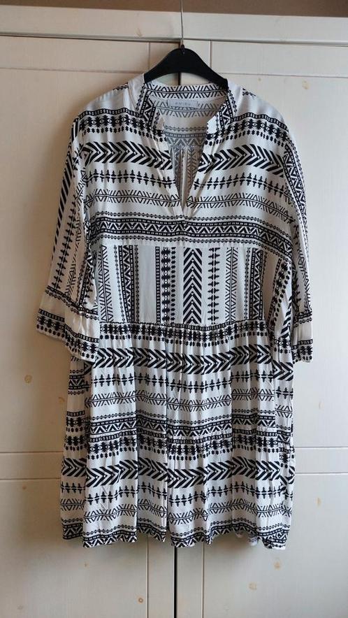Amisu New Yorker fit en flare jurk maat 42, Kleding | Dames, Jurken, Zo goed als nieuw, Maat 42/44 (L), Overige kleuren, Boven de knie