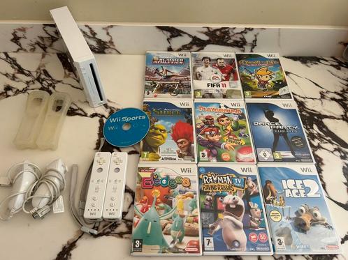 Nintendo Wii + Controllers + 10 Games, Spelcomputers en Games, Spelcomputers | Nintendo Wii, Zo goed als nieuw, Met 2 controllers