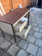 Gratis vintage metalen bureau, Huis en Inrichting, Bureaus, Ophalen of Verzenden, Gebruikt, Bureau