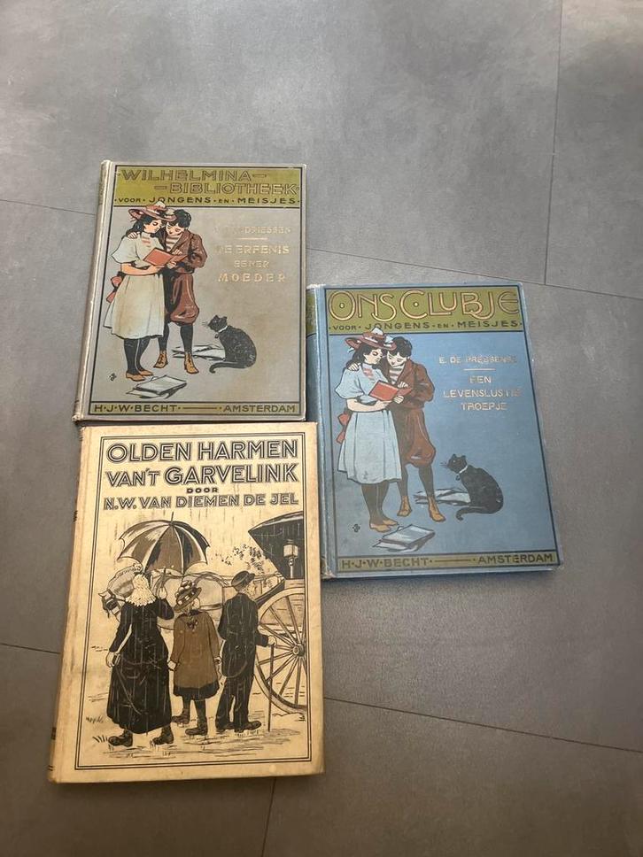 Oude jeugdboeken – Wilhelmina Bibliotheek & Ons Clubje, Antiek en Kunst, Antiek | Boeken en Bijbels, Ophalen of Verzenden