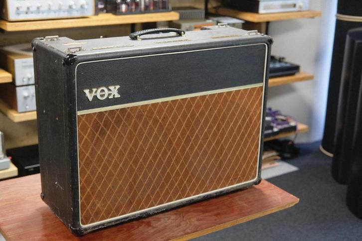 Schatkamer opruiming. VOX AC-30 1965. Lees tekst AUB, Muziek en Instrumenten, Versterkers | Bas en Gitaar, Gebruikt, Gitaar, Minder dan 50 watt