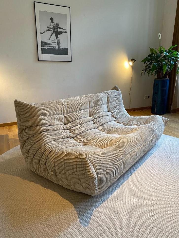 Ligne Roset Togo 3-Zits Bank – Beige/Crème Corduroy, Huis en Inrichting, Banken | Bankstellen, Zo goed als nieuw, Rechte bank