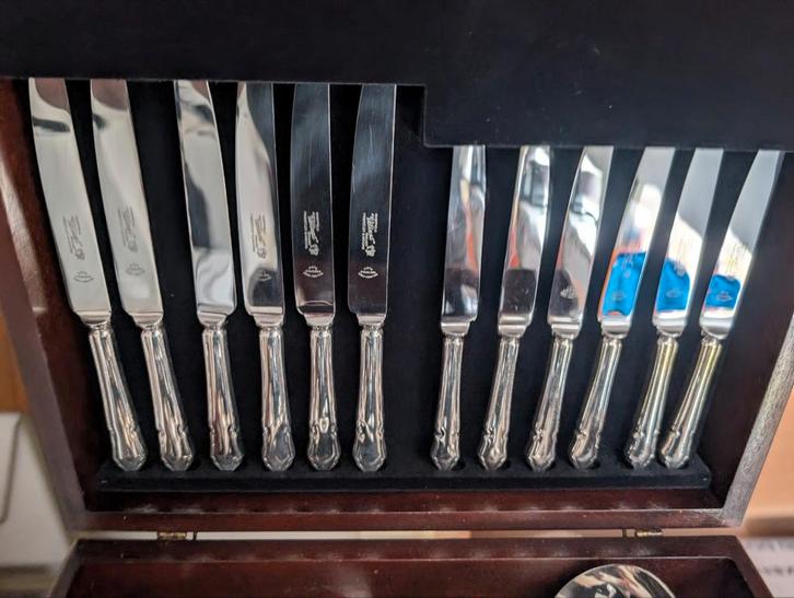 Verzilverd Bestekset, 12  persoons in twee Houten Boxen, Antiek en Kunst, Antiek | Bestek, Ophalen