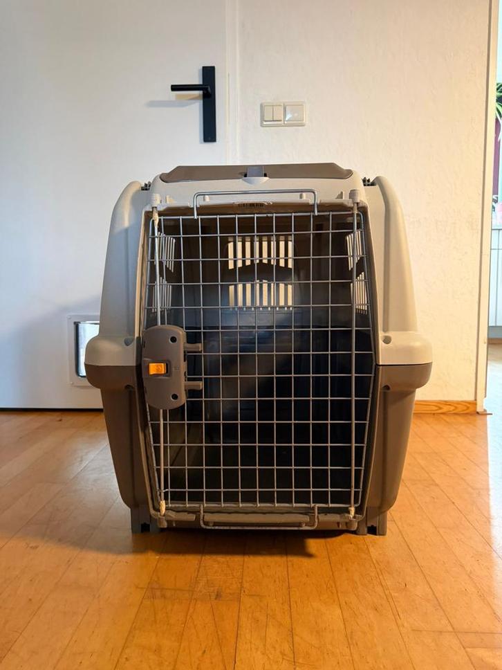 Skudo reisbench voor (middel)grote hond, Dieren en Toebehoren, Transportboxen, Ophalen