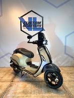 Vespa Sprint 2021 E4 Beige Sahara 45km brom snor scooter