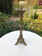 geel koperen kandelaar met "bewerkte" voet, Ophalen of Verzenden, Gebruikt, Brons of Koper, 25 tot 50 cm