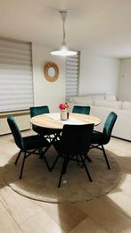 Dining table and chairs for sale, Huis en Inrichting, Tafels | Eettafels, Ophalen, Rond, Zo goed als nieuw, Vijf personen of meer