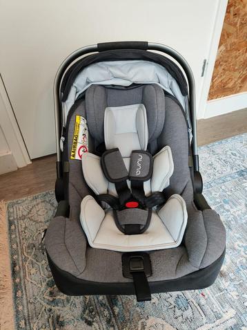 Nuna Pipa icon grey met stoel verkleiner