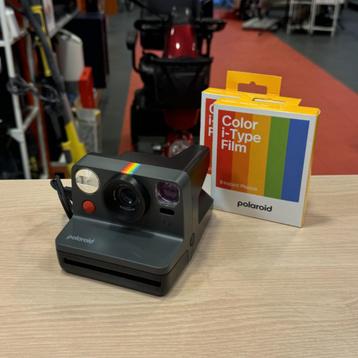 Polaroid Now Gen 2 camera + 2 Color I-Type film set van 8 beschikbaar voor biedingen