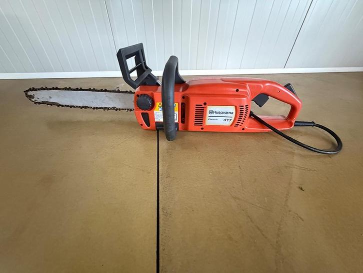 Husqvarna 317 Elektrische kettingzaag, Tuin en Terras, Hand-tuingereedschap, Gebruikt, Overige soorten, Ophalen of Verzenden