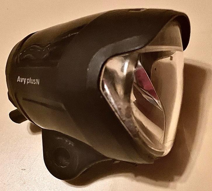 Busch + Müller Lumotec IQ Avy N Plus LED Koplamp, Fietsen en Brommers, Fietsaccessoires | Fietsverlichting, Voorlicht, Zo goed als nieuw