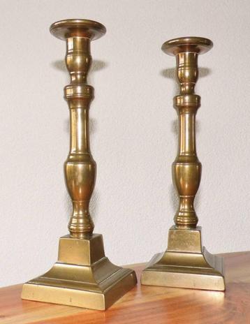 Stel bronzen Vlaamse kandelaars ca. 1820  beschikbaar voor biedingen