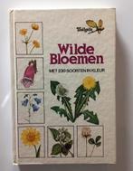 Wilde bloemen - 230 soorten in kleur illustraties., Gelezen, Ophalen of Verzenden, Bloemen, Planten en Bomen