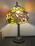 2 glas in lood tiffany stijl tafellampen bloem druiventros, Huis en Inrichting, Baak, Ophalen of Verzenden, Glas, Minder dan 50 cm