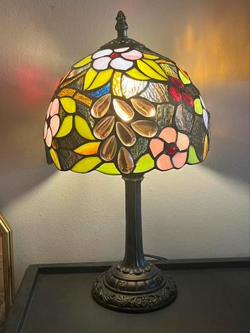 2 glas in lood tiffany stijl tafellampen bloem druiventros beschikbaar voor biedingen