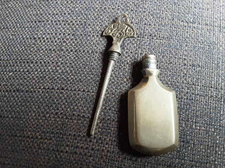 Antiek Parfumflesje met Applicator, Antiek en Kunst, Antiek | Overige Antiek, Ophalen of Verzenden