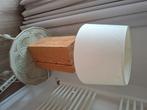 Houten lamp met witte lampenkap, Huis en Inrichting, Lampen | Lampenkappen, Ophalen, Gebruikt, Rond, 50 cm of meer
